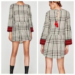 Trafaluc by Zara Ivory Checkered Plaid Contrast Embroidered Cuff Drop Waist Mini